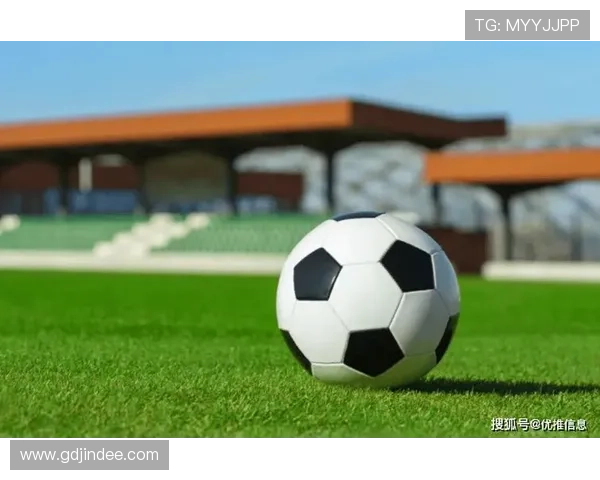 足球直播真人版引领体育直播新趋势，观众享受沉浸式体验